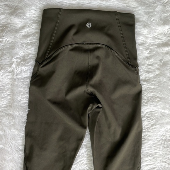 LULULEMON Train Times Crop (17") size 2 - Picture 4 of 10